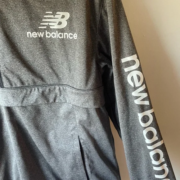 New Balance Mens All Motion  Comfort fit Jacket 100 % Polyester Gray Medium - Picture 2 of 4